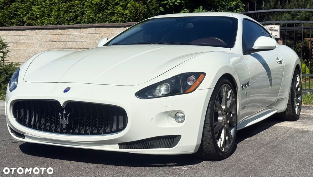 Maserati GranTurismo S Automatik - 12