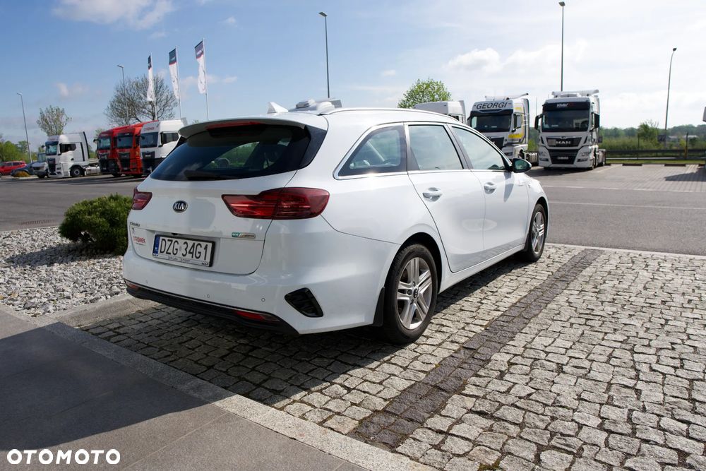 Kia Ceed - 21