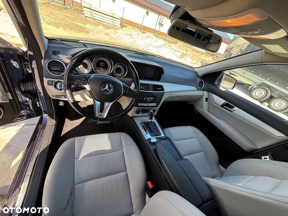 Mercedes-Benz Klasa C 350 CDI BlueEff Avantgarde 4-Matic - 14