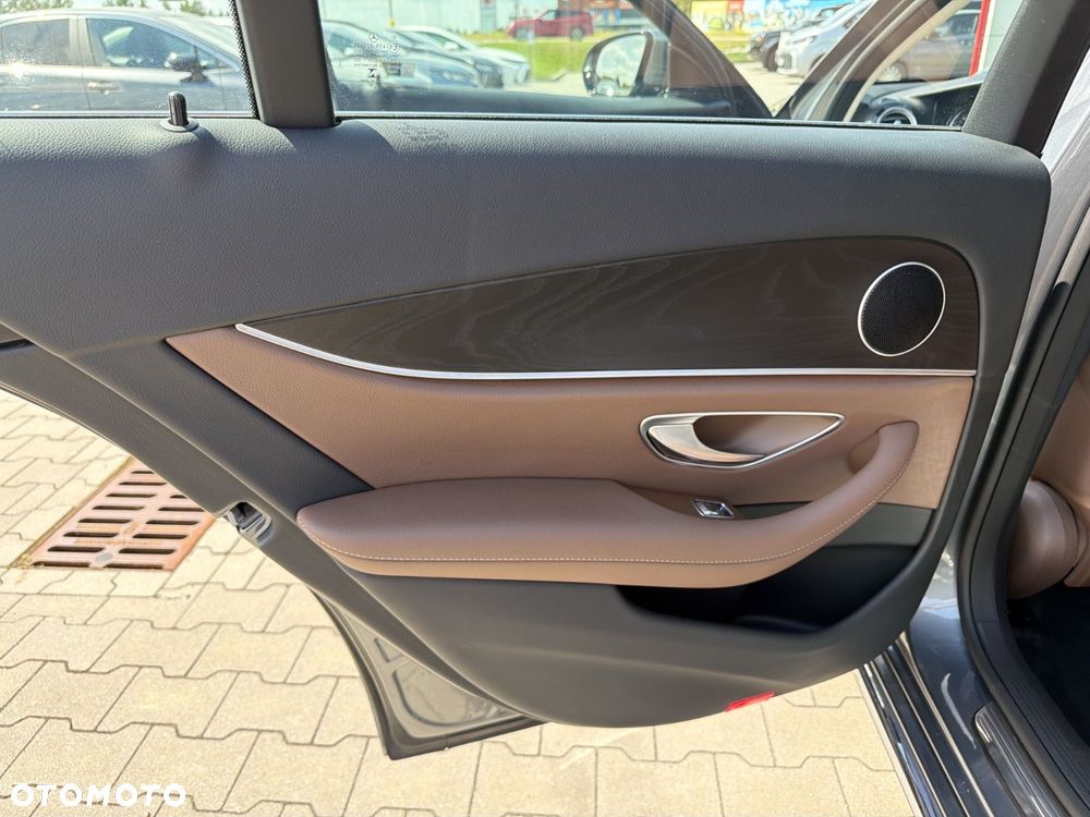 Mercedes-Benz Klasa E - 22