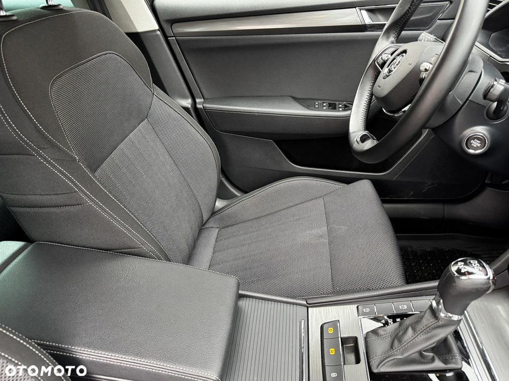 Skoda Superb 2.0 TDI SCR 4x4 Style DSG - 12