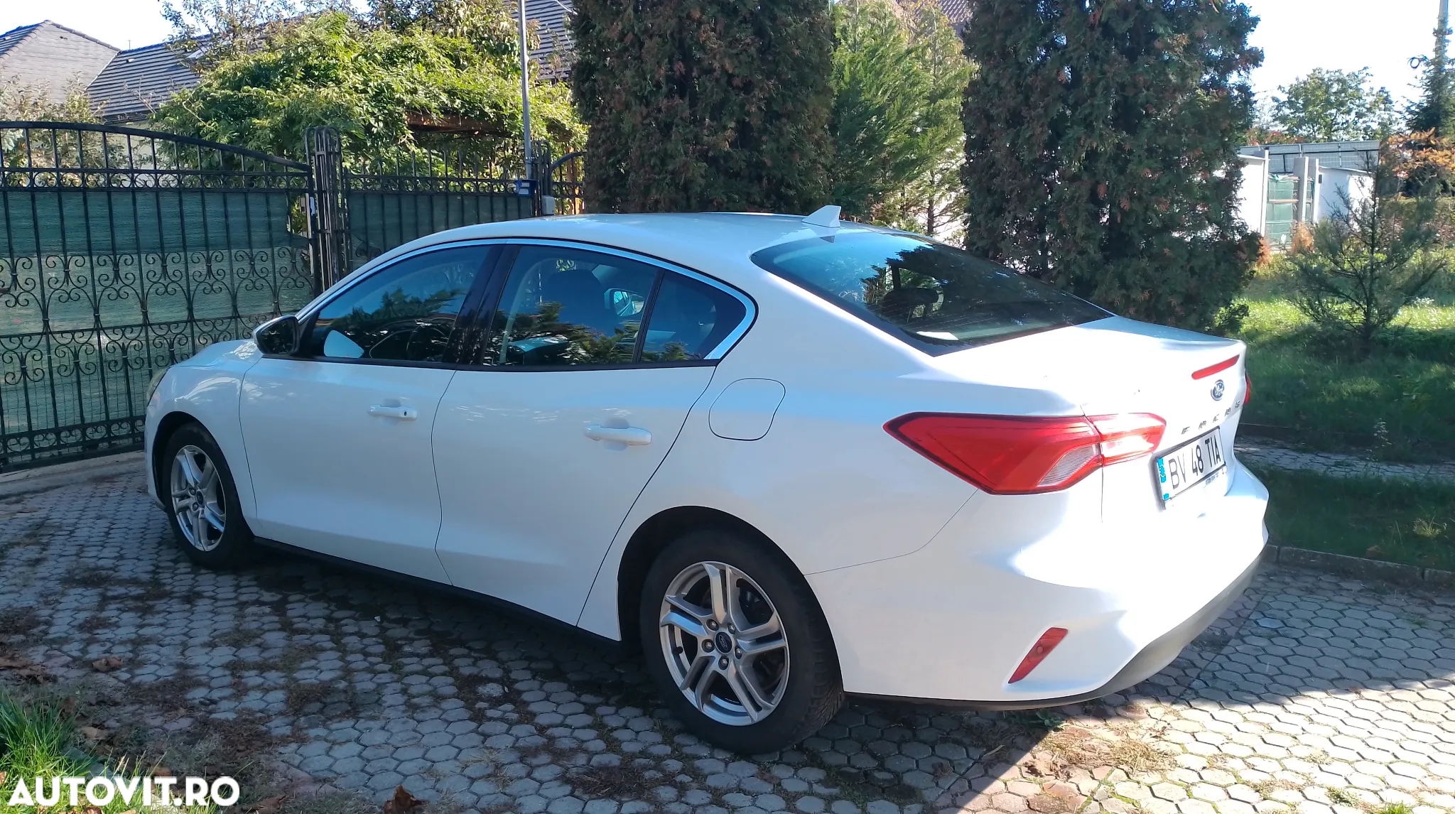 Ford Focus 1.0 EcoBoost Trend Edition - 9