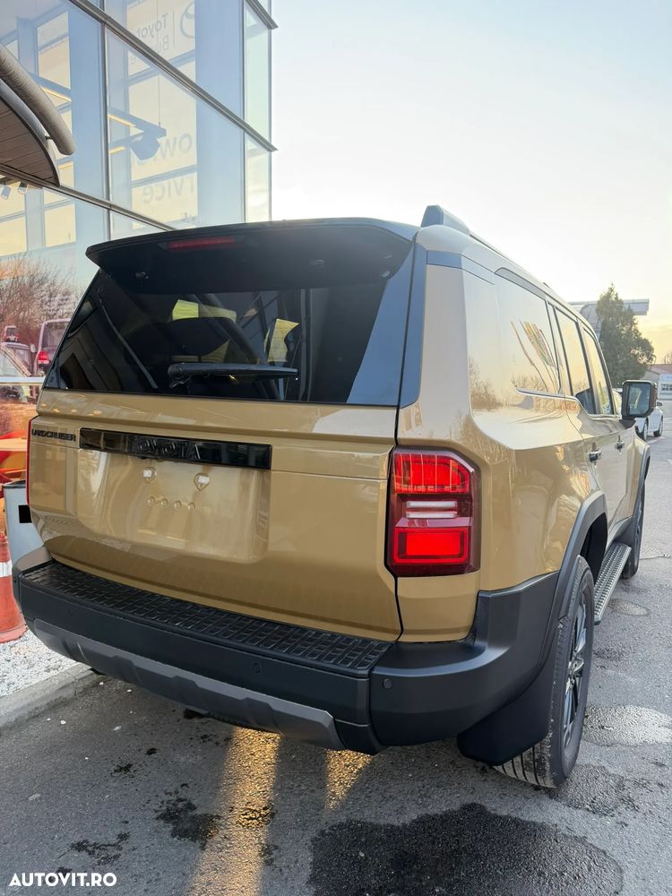 Toyota Land Cruiser 250 2.8l D-4D 204 CP A/T 7 locuri Luxury - 7