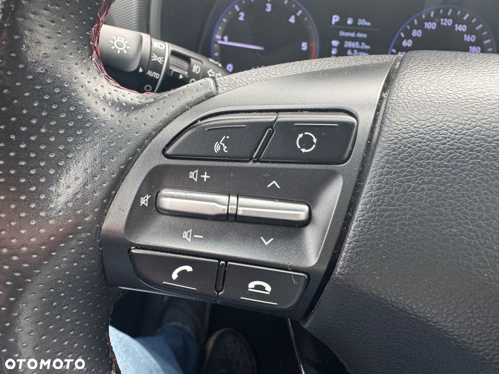 Hyundai Kona 1.6 CRDi DCT 4WD Premium - 21
