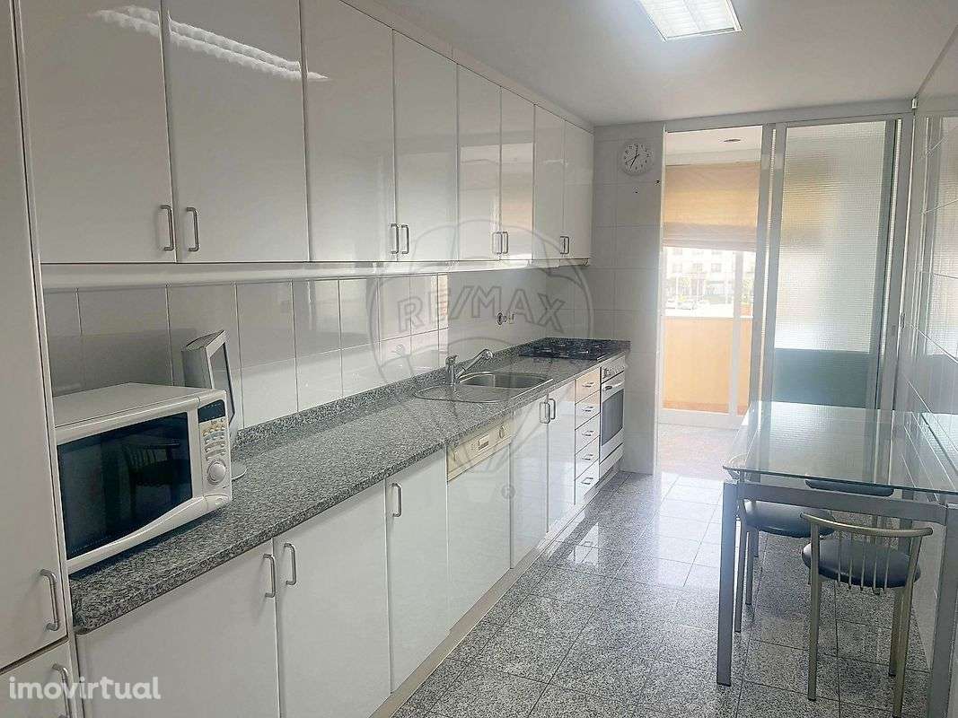Apartamento T2 para arrendamento - Grande imagem: 2/17