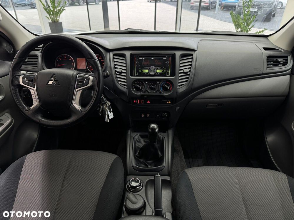 Mitsubishi L200 2.4 d DC Invite EU6 - 13