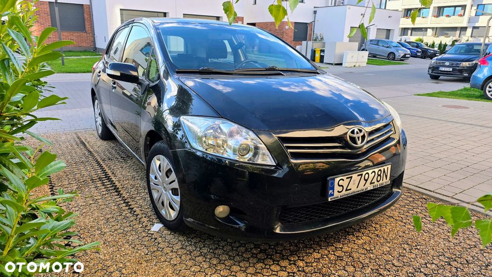 Toyota Auris 1.33 Dual-VVT-i Comfort - 1