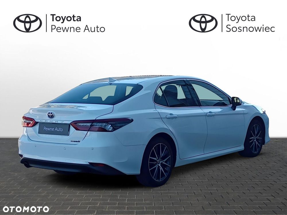Toyota Camry - 6