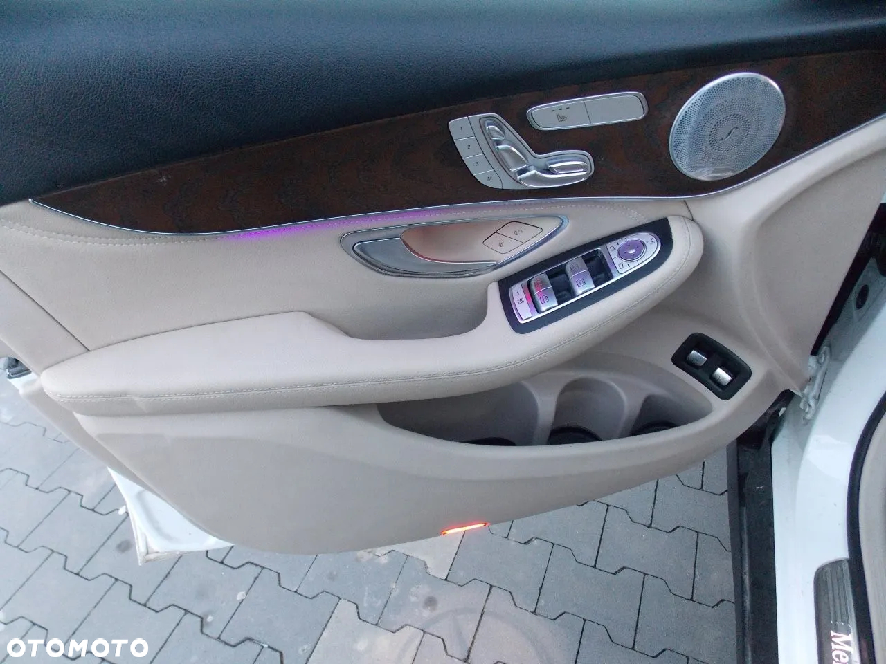 Mercedes-Benz GLC 300 4Matic 9G-TRONIC AMG Line Plus - 11