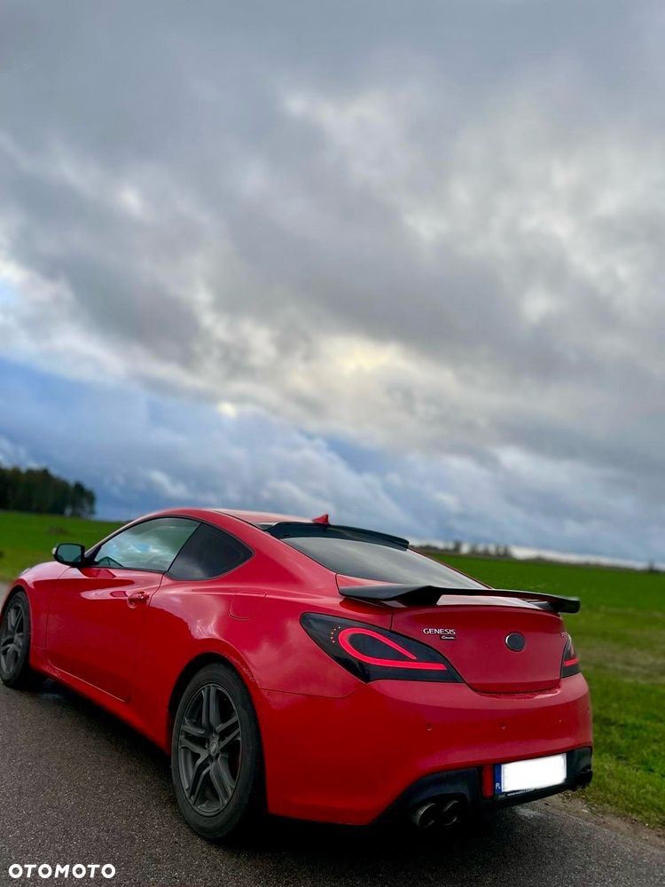 Hyundai Genesis Coupe 3.8 V6 Executive - 6