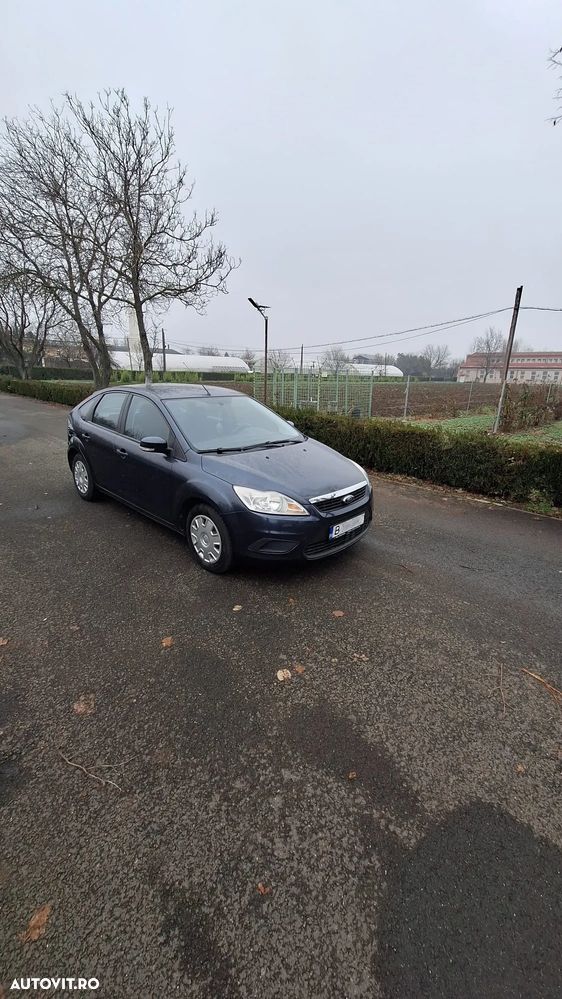 Ford Focus 1.4i Trend - 1
