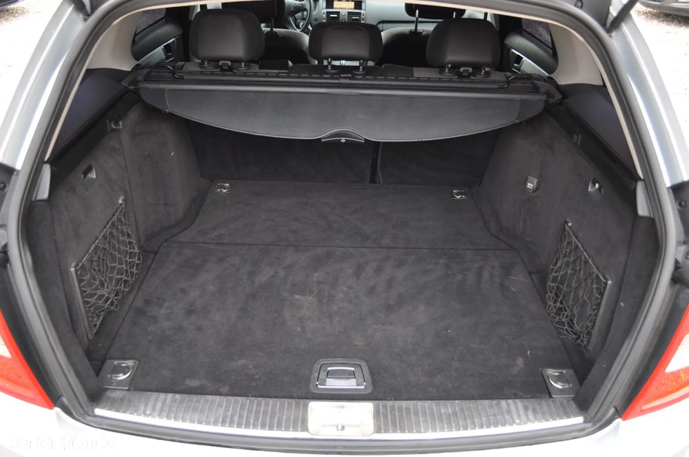 Mercedes-Benz Klasa C 180 CGI Automatik BlueEFFICIENCY Avantgarde - 33