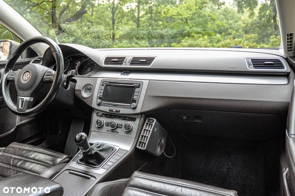 Volkswagen Passat - 10