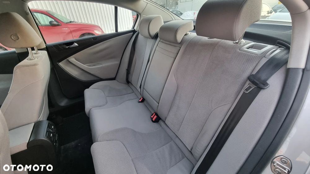 Volkswagen Passat 2.0 TDI DPF Comfortline DSG - 8