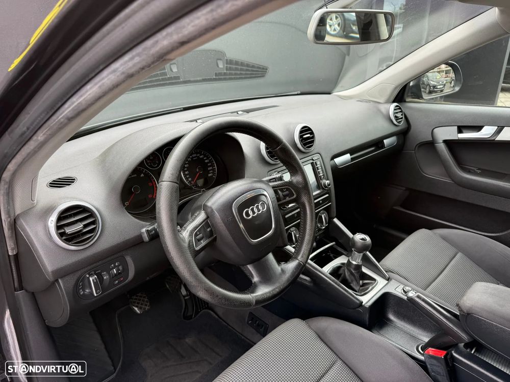 Audi A3 Sportback 2.0 TDi Ambiente - 6