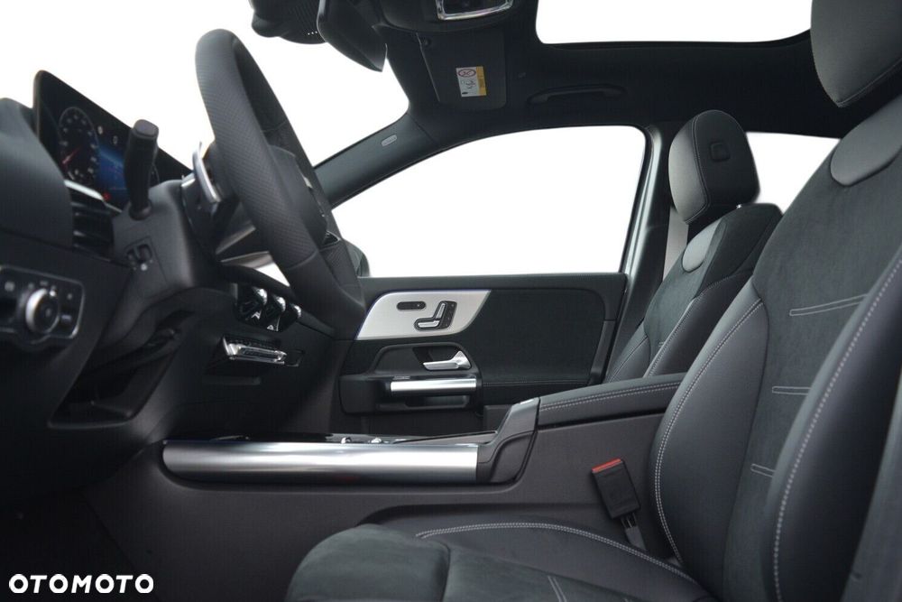 Mercedes-Benz GLA 200 AMG Line - 7