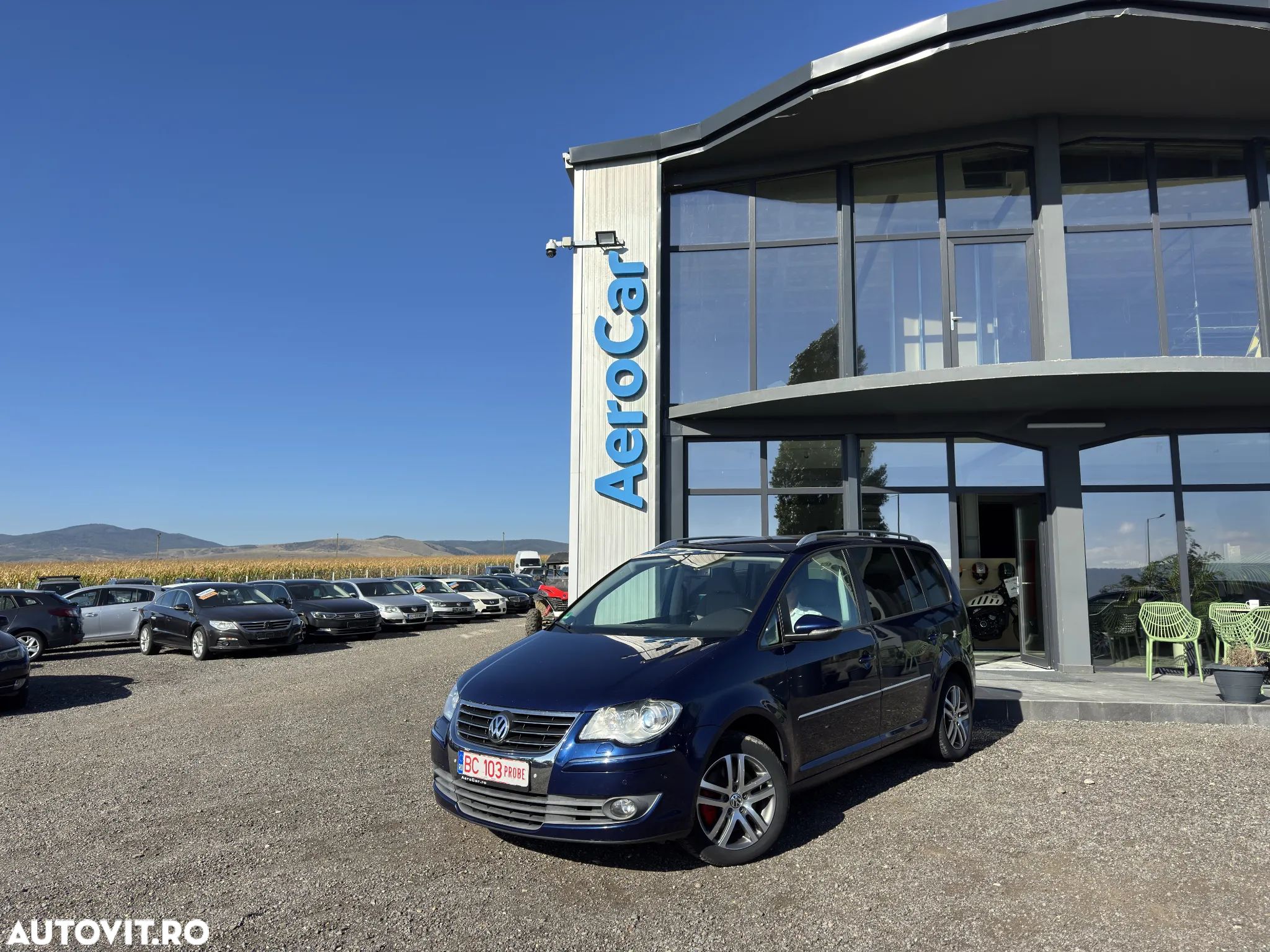 Volkswagen Touran 2.0 TDI DPF Highline DSG - 1