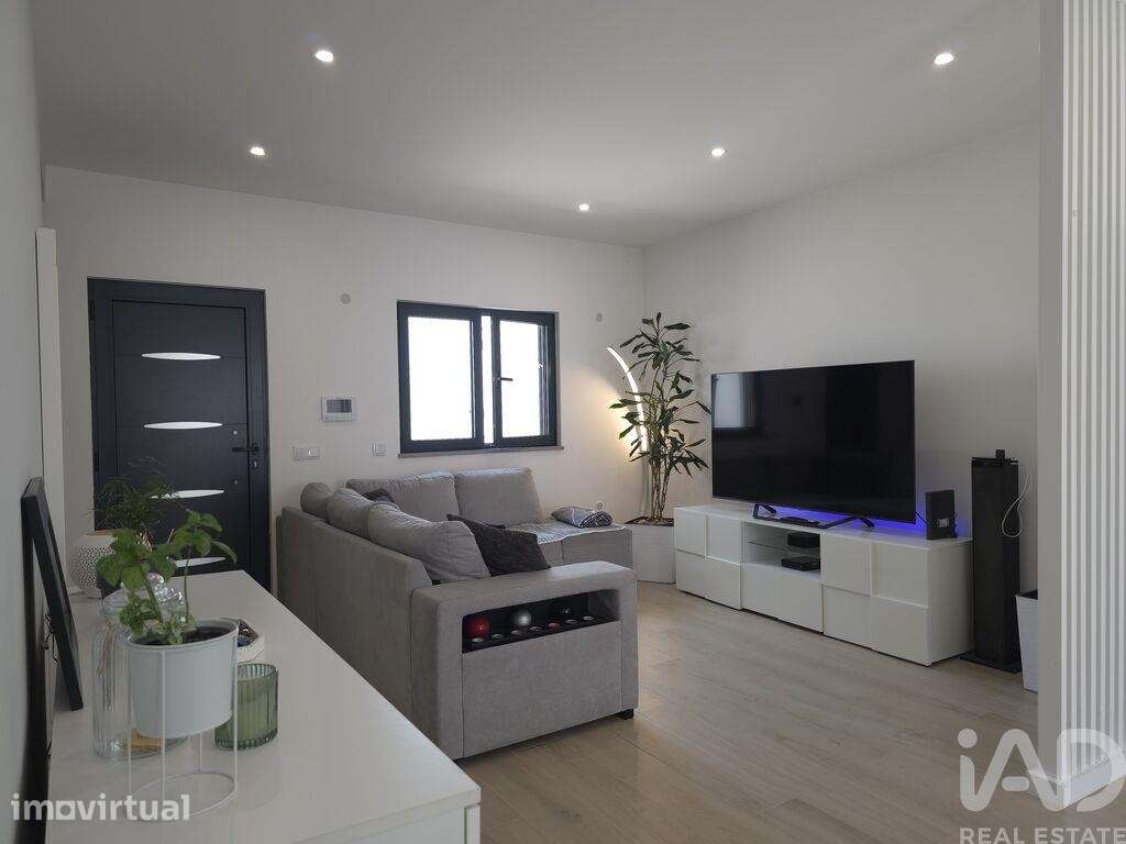 Moradia geminada T2 em Quelfes de 95 m2 - Grande imagem: 3/23