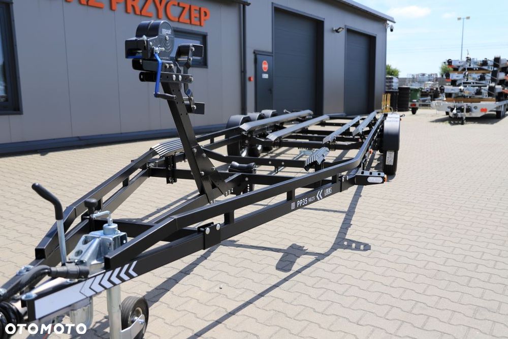 Lorries Przyczepa Podłodziowa PP35-9825 w Kolorze Czarnym Do Łodzi Max 9.8 M DMC 3500 kg Tylne Lampy LED - 4