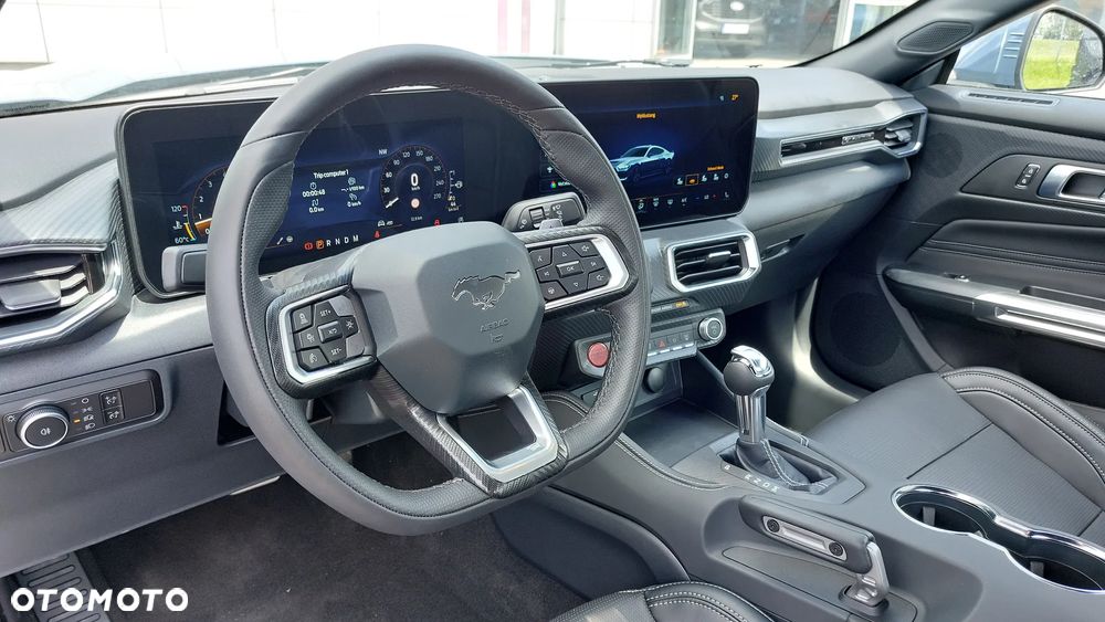 Ford Mustang - 25