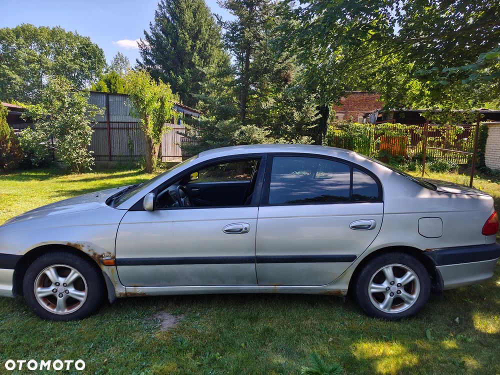 Toyota Avensis 2.0 VVT-i Sol - 4