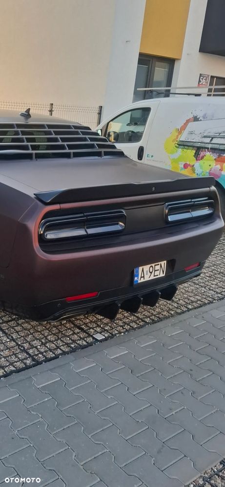 Dodge Challenger - 6