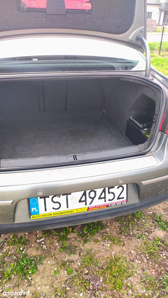 Volkswagen Passat 2.0 FSI Highline - 4