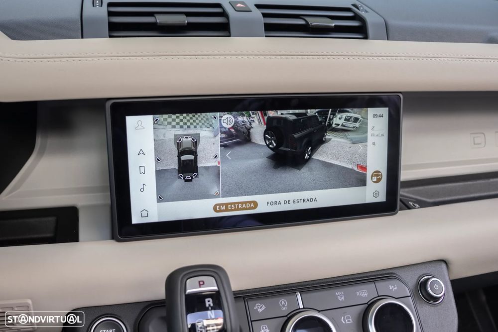 Land Rover Defender 3.0 I6 90 AWD SE - 29