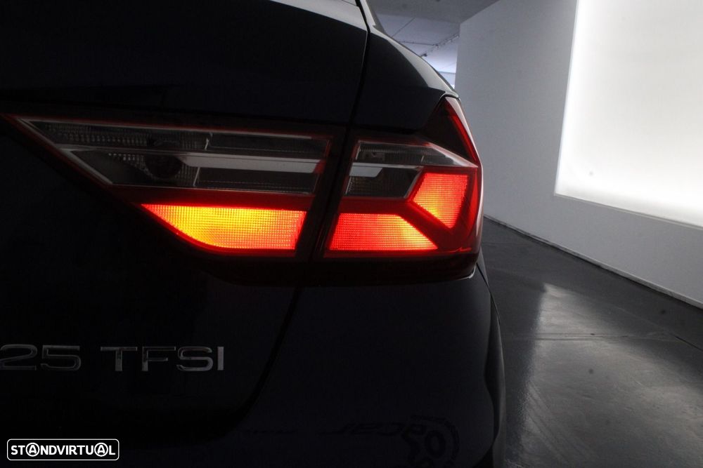 Audi A1 Sportback 25 TFSI Advanced - 32