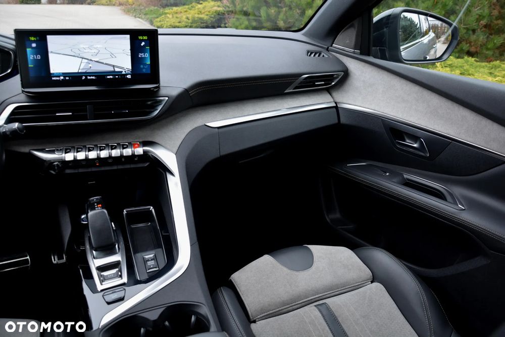 Peugeot 3008 1.6 PureTech HYbrid4 GT Line S&S EAT8 - 26