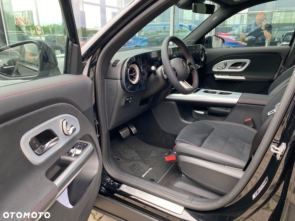 Mercedes-Benz GLB - 9