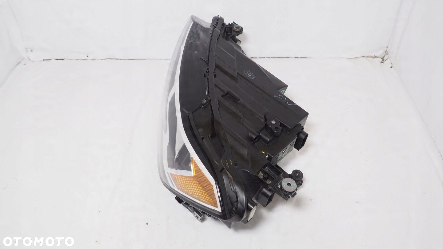 VW Jetta USA lampa Full Led lewa przód 17A941035E - 3