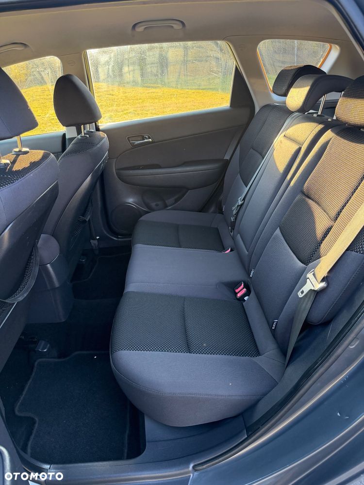 Hyundai i30 1.6 CRDi Comfort EU5 - 11