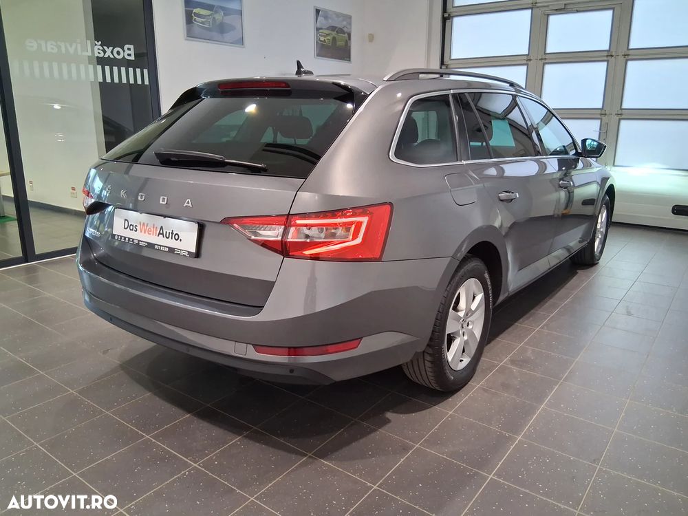 Skoda Superb 2.0 TDI DSG Ambition - 10