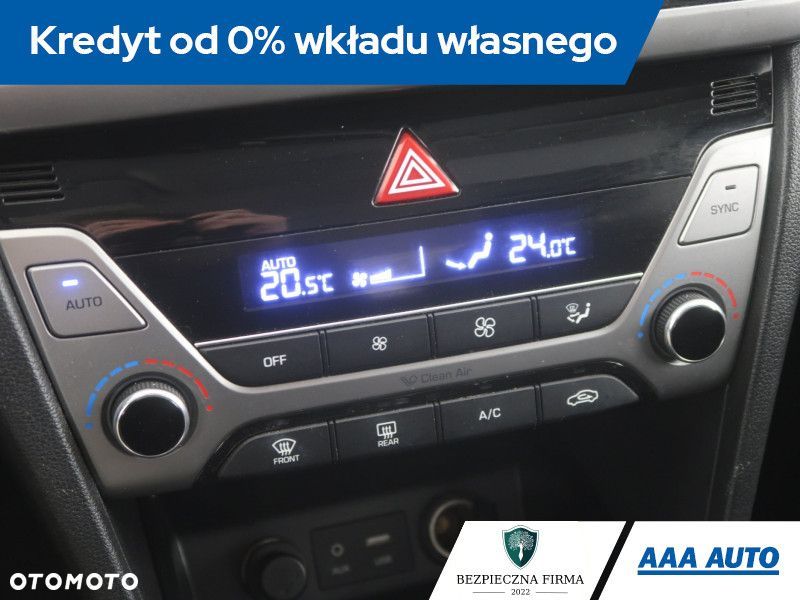 Hyundai Elantra - 14