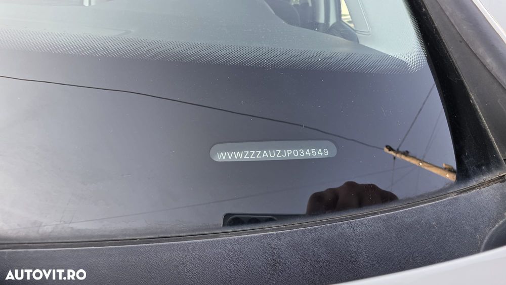 Volkswagen Golf 1.6 TDI Trendline - 6