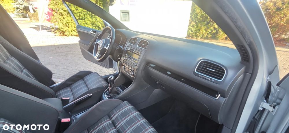 Volkswagen Golf 2.0 GTI - 38