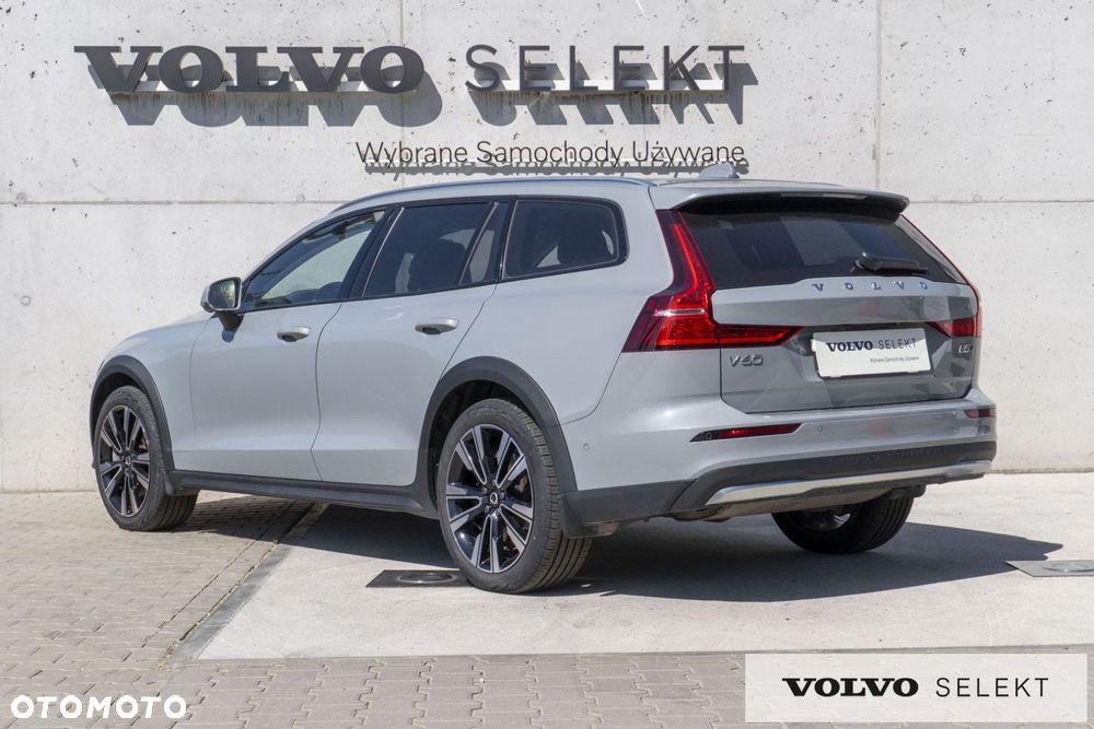 Volvo V60 Cross Country - 6