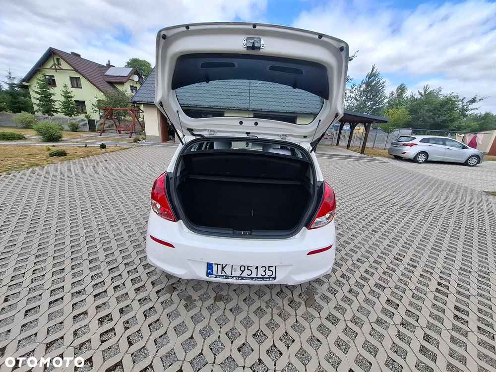 Hyundai i20 - 13