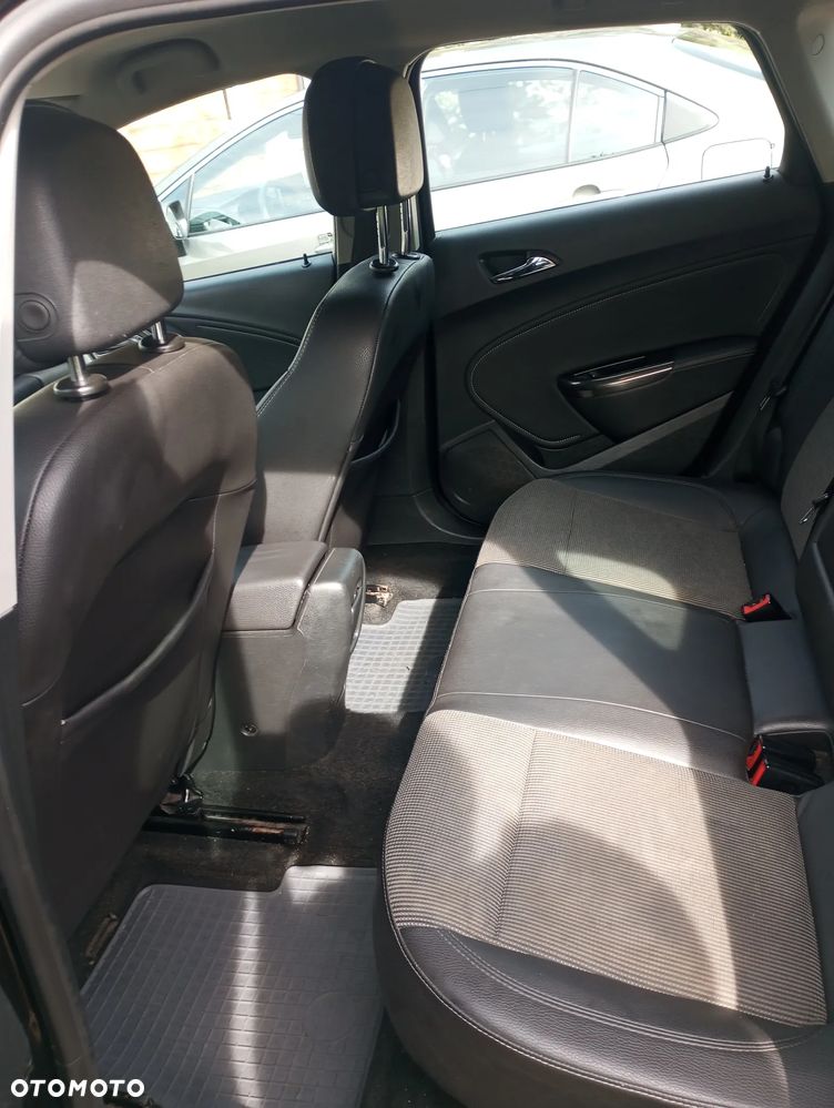 Opel Astra 1.4 T Cosmo - 13