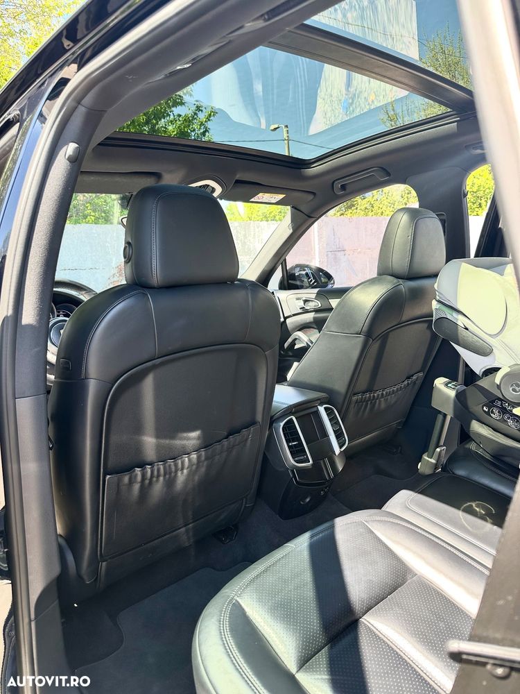 Porsche Cayenne - 12