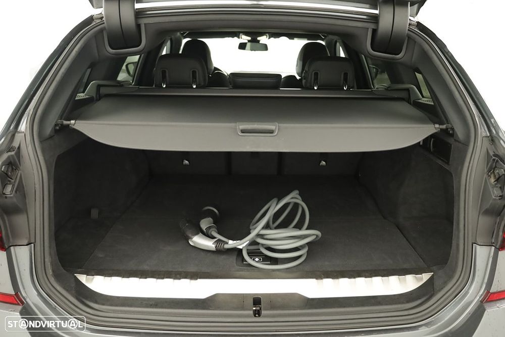 BMW 320 e Touring Pack M Auto - 24