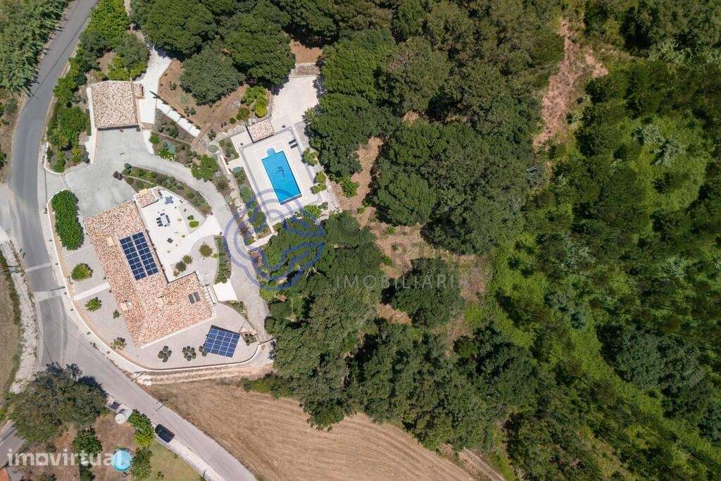 Moradia de luxo T4 térrea, como nova, com garagem e piscina Caldas da - Grande imagem: 4/60