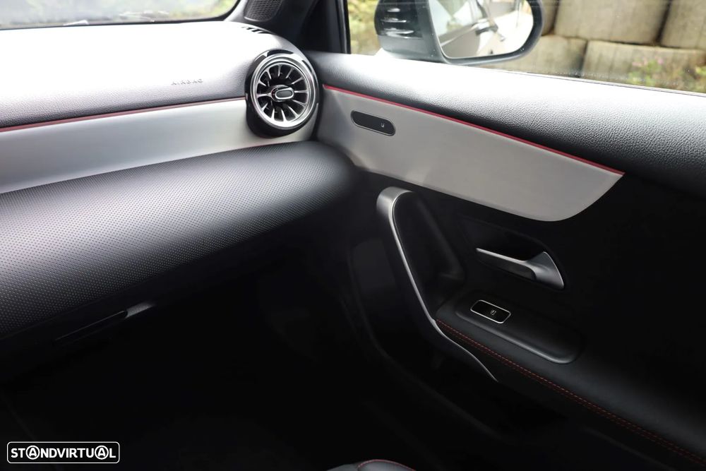 Mercedes-Benz A 200 AMG Line Aut. - 42