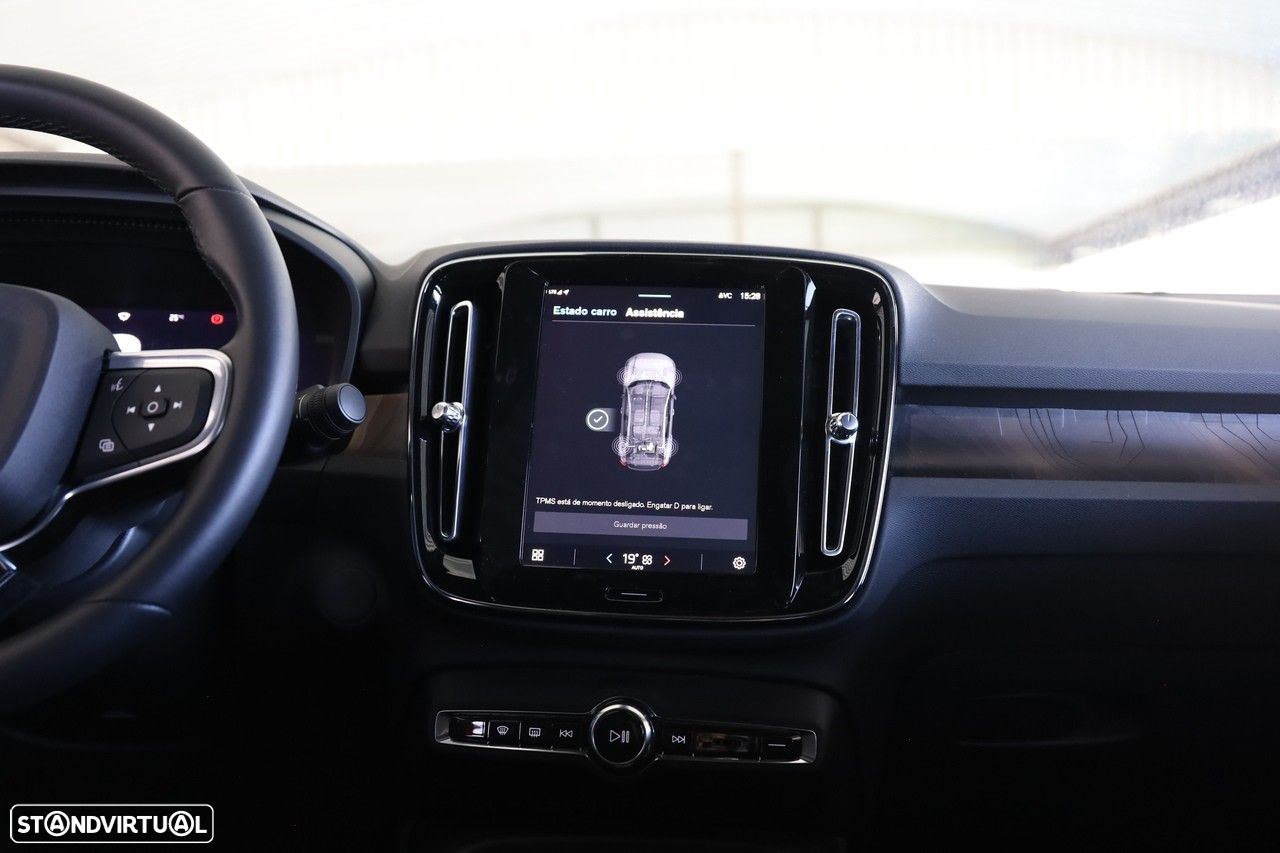 Volvo C40 Recharge Extended Range Plus - 17
