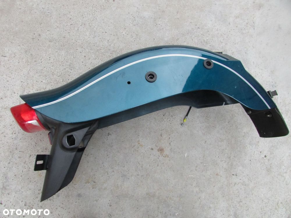Suzuki GZ 125 Marauder błotnik lampa tył - 2