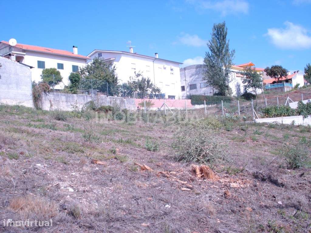 2 Lotes para construção de duas moradias - Grande imagem: 2/4