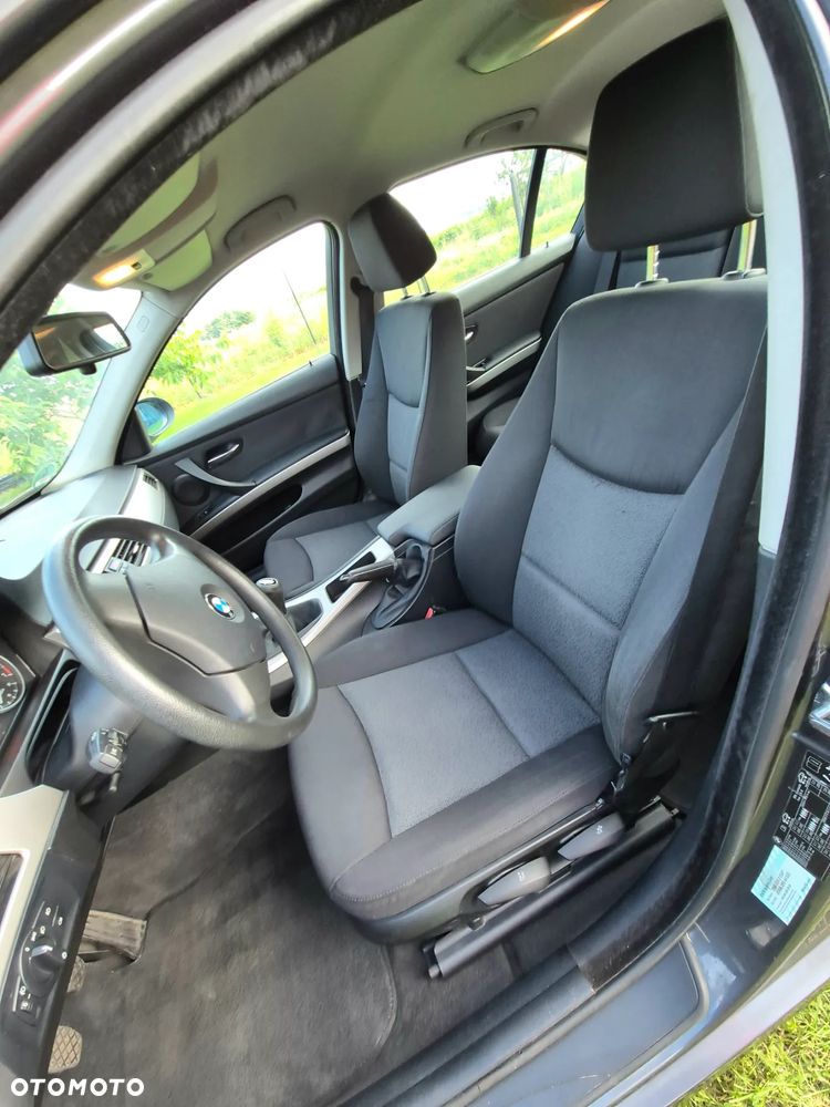 BMW Seria 3 318i - 10