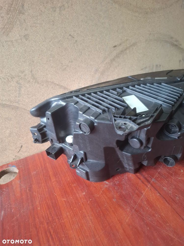 Volvo XC60 II Lampa Lewa Przód Lift Full Led  EU - 4