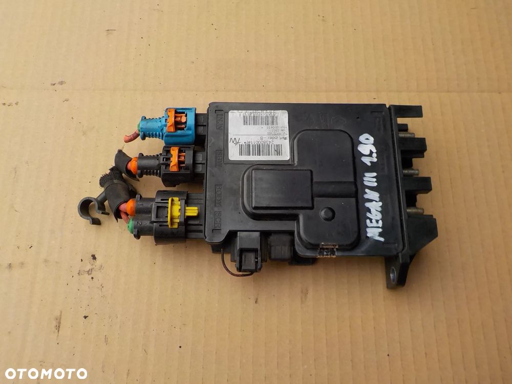 moduł akumulatora renault megane III 1,9 dci 243800011R - 1